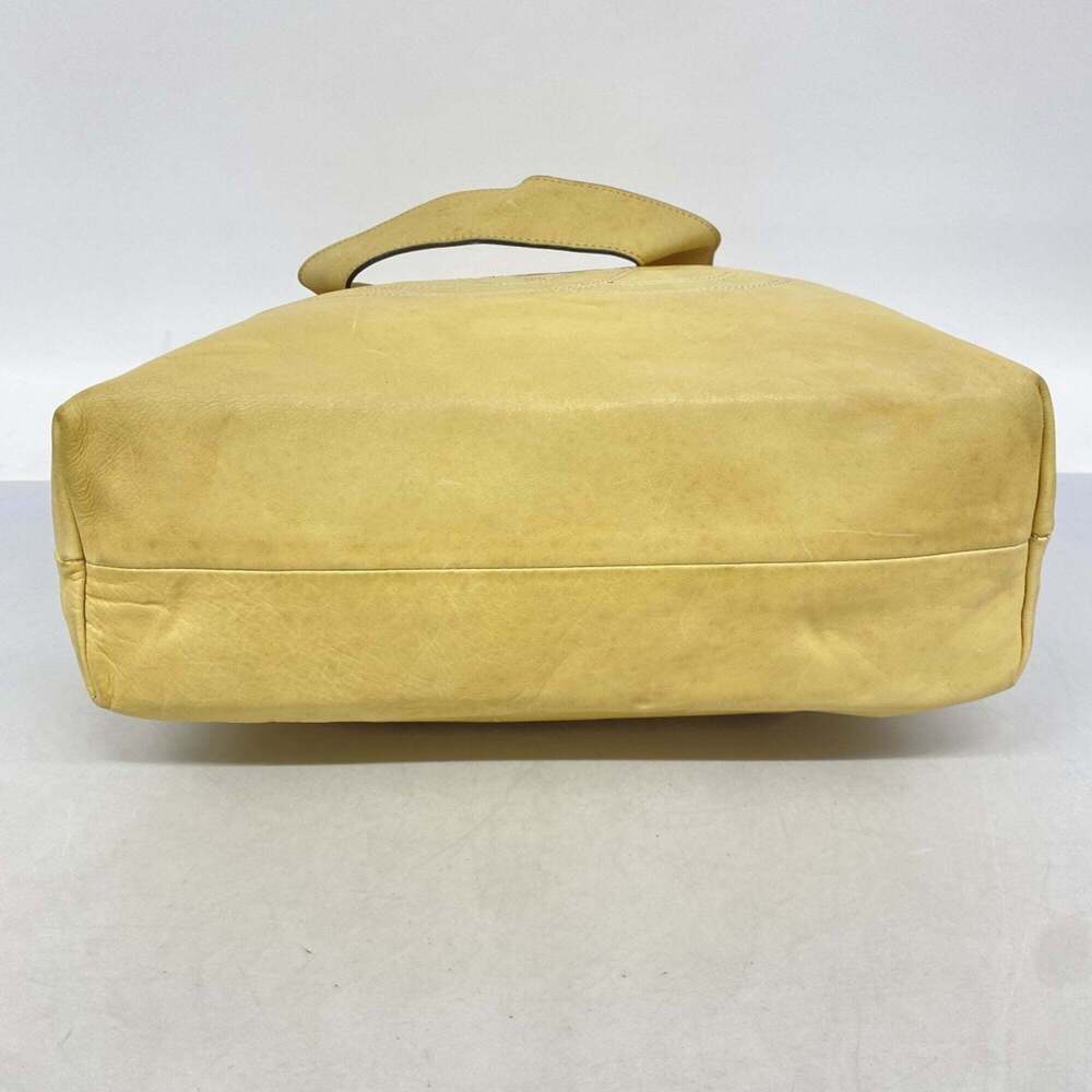 CHANEL Cream Lambskin Leather Tote Bag - Picture 3 of 15